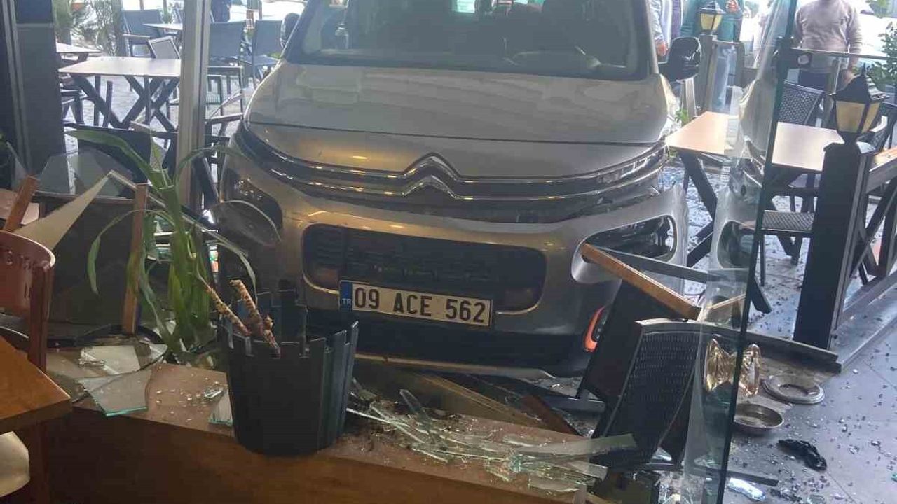 Aydın'da ticari araç iş yerine daldı; sürücü yakalandı