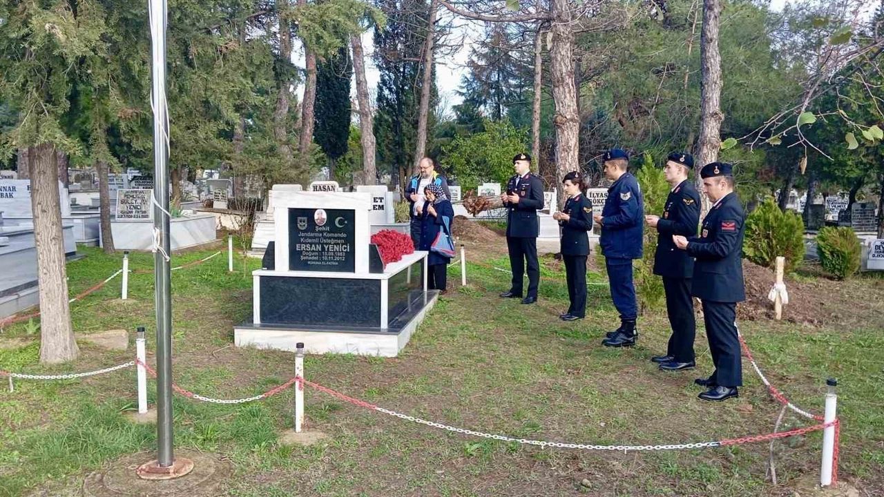 Babaeski'de Şehit Jandarma Üsteğmen Ersan Yenici Mezarı Başında Anıldı