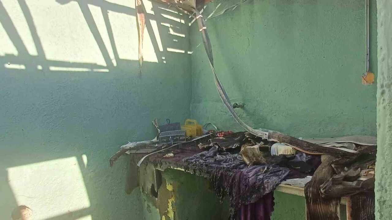 Babaeski’de tek katlı evde çıkan yangın söndürüldü