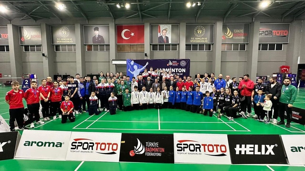 Badminton Finali Sona Erdi: Erzincan Telekom Spor Süper Lig'de 2. Oldu