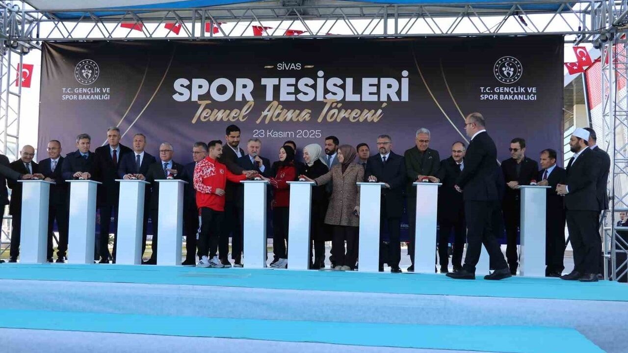Bakan Bak: Türkiye’de spor devrimi Sivas’ta güçleniyor