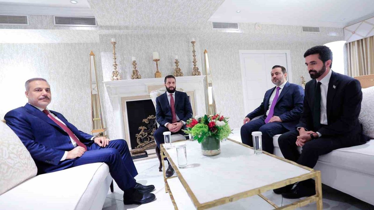 Bakan Fidan Washington’da Suriye Cumhurbaşkanı Ahmed eş-Şara ile Görüştü