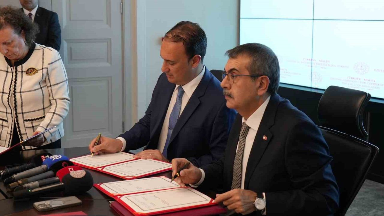 Bakan Tekin: Eğitimle barış, insan hakları ve demokrasiyi güçlendirmeliyiz