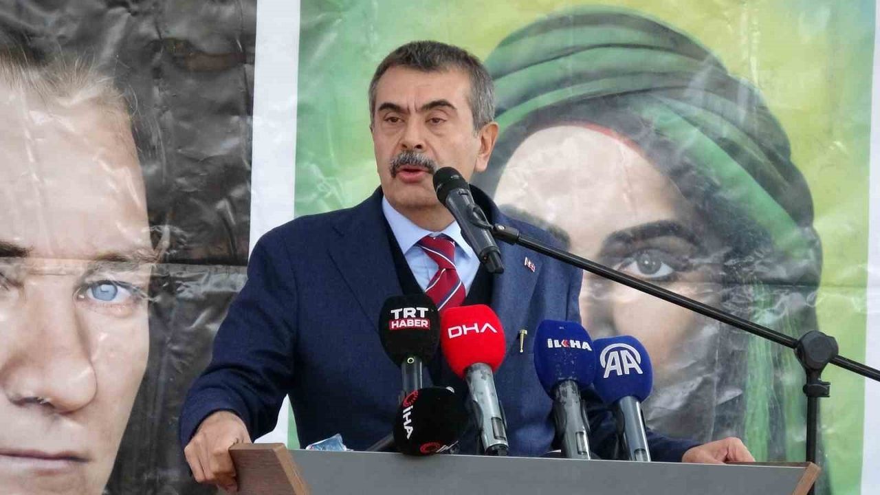 Bakan Tekin: OHAL’in Kaldırılması ve İnanç Özgürlüğü Adımları Demokrasiye Katkı Sağladı