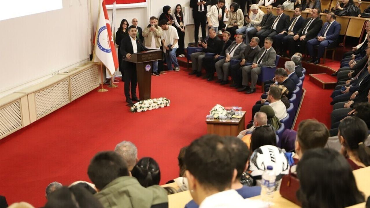 Bakan Yardımcısı Osman Boyraz, Dumlupınar Üniversitesi'nde 'Türkiye Yüzyılı' Ulaştırma Vizyonunu Anlattı