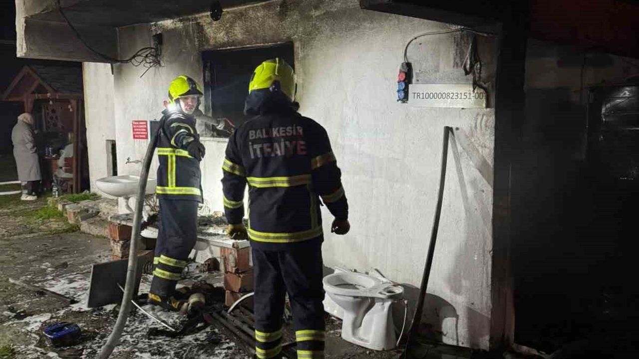 Balıkesir Savaştepe'de tavuk çiftliğinde yangın: yaklaşık 5 bin piliç telef oldu