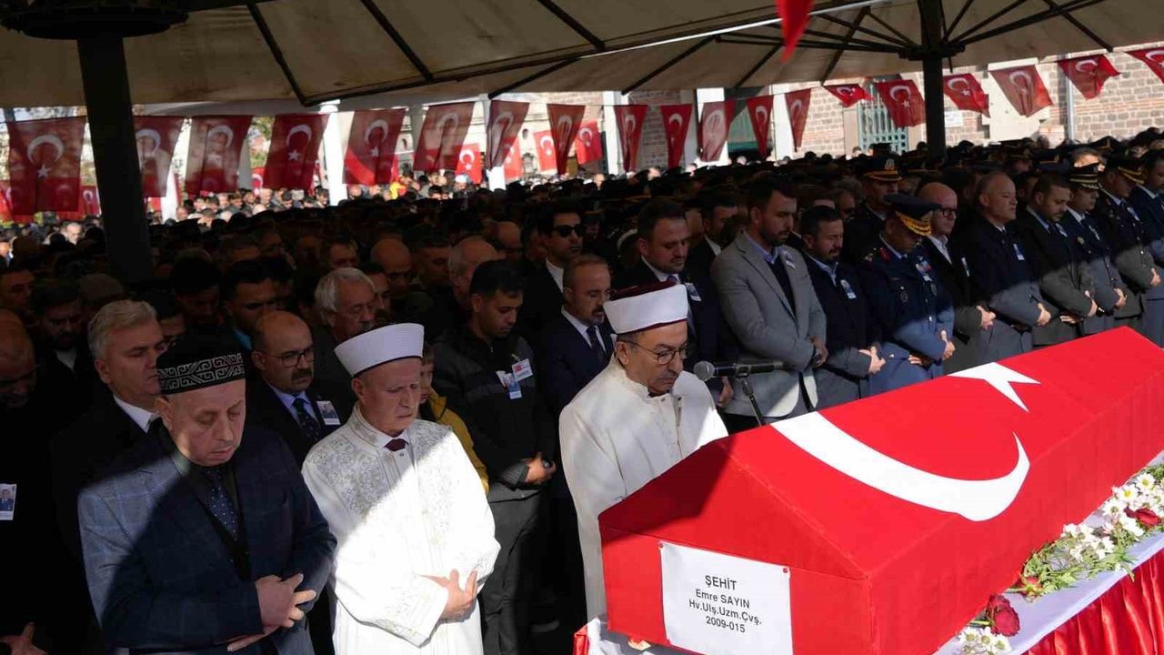 Balıkesir şehidini Zağnos Paşa Camisi'nde uğurladı