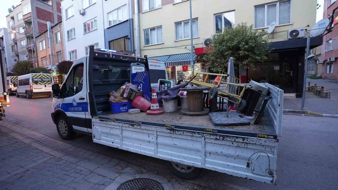 Balıkesir Zabıtası, Kaldırım İşgaline Karşı Sıkı Denetim Başlattı