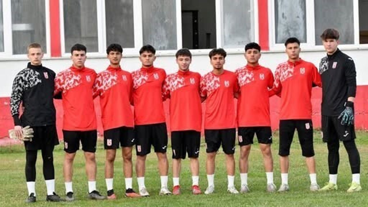 Balıkesirspor A Takıma 9 Altyapı Oyuncusu Dahil Etti