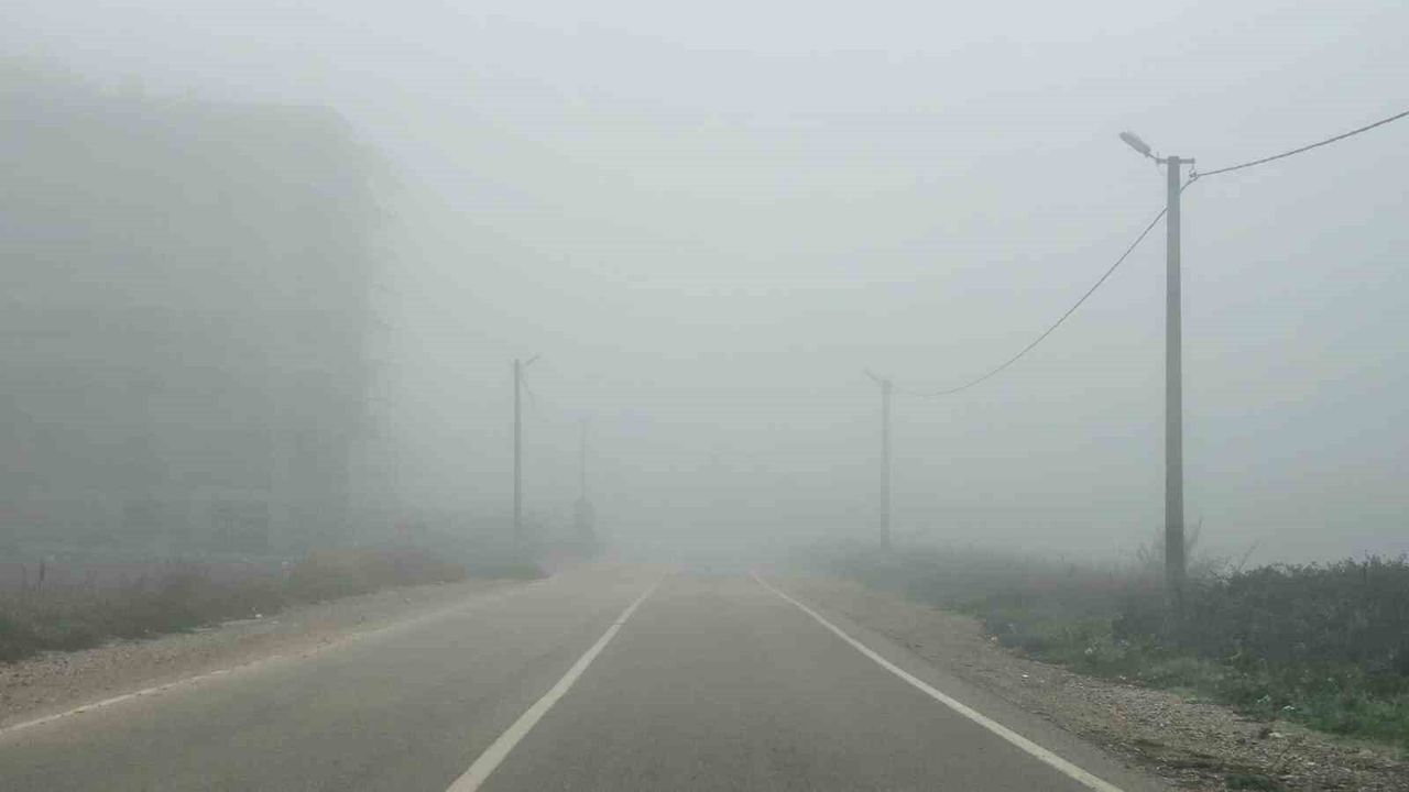 Bandırma'da sabah sis hayatı olumsuz etkiledi