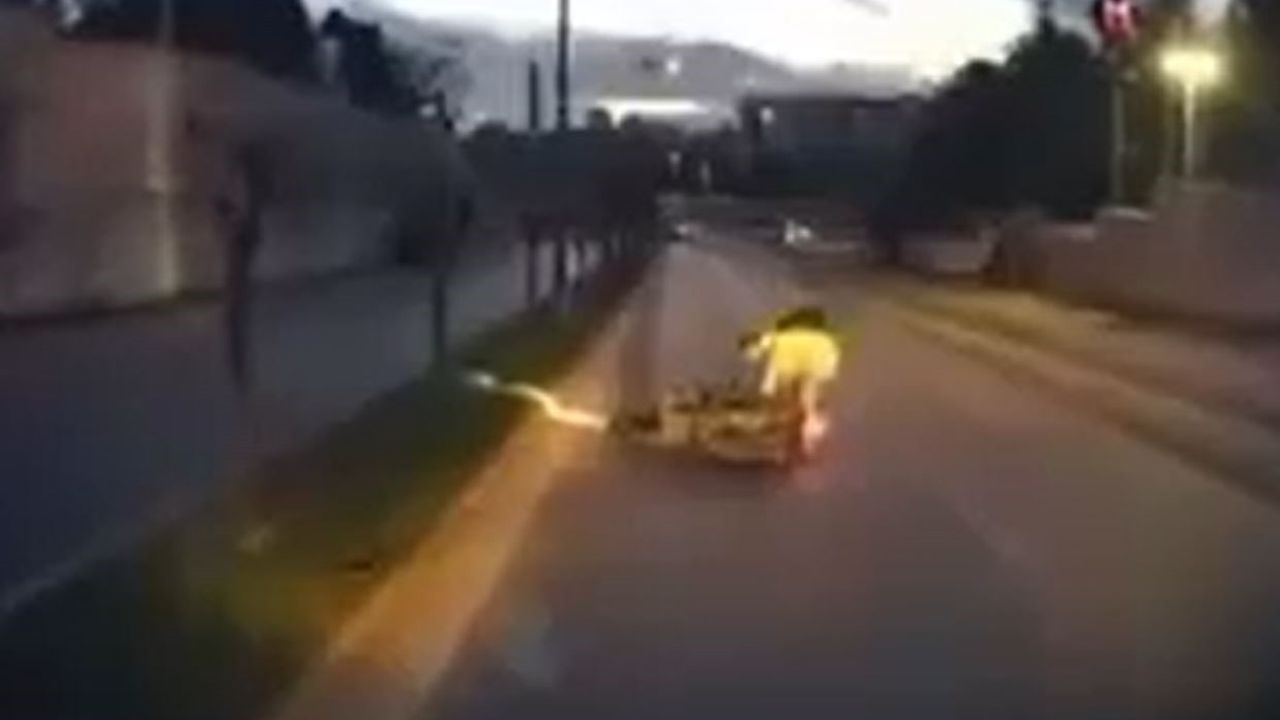 Başakşehir'de Motosiklet Kazası: Çukura Çarpan Sürücü Yaralandı