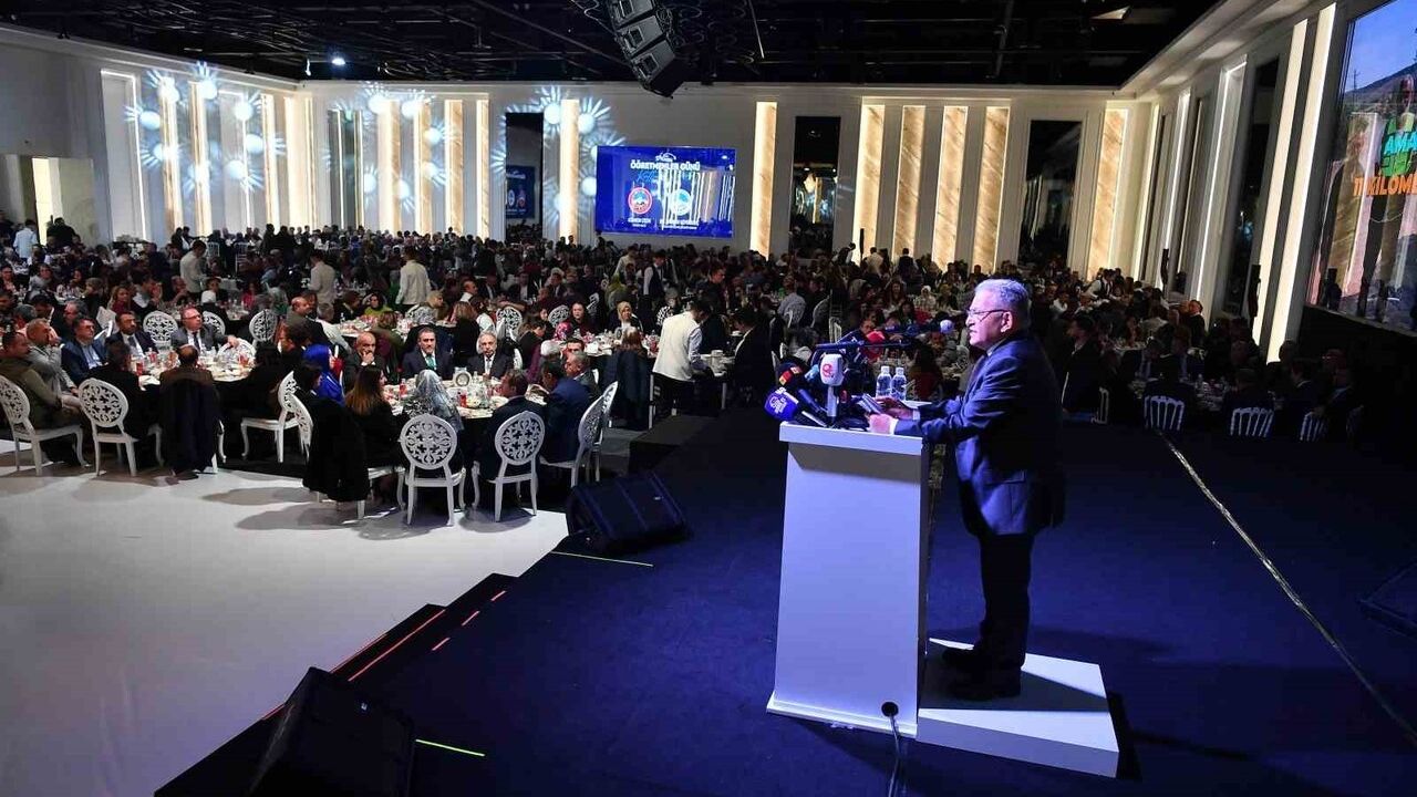 Başkan Büyükkılıç: "İyi ki varsınız" diyerek öğretmenleri andı