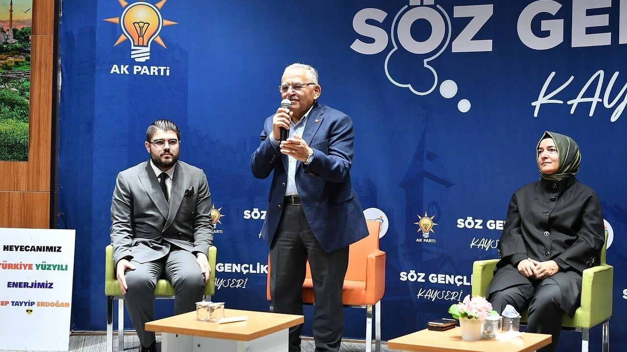 Başkan Büyükkılıç ve Fatma Betül Sayan Kaya 'Söz Gençlikte' buluşmasında gençlerle bir araya geldi