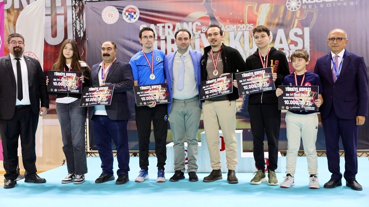 Başkan Çolakbayrakdar: 'Satrançta kazanan, Türkiye’nin geleceği evlatlarımızdır'