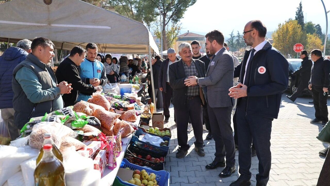 Başkan Kadir Tatık Hayır Çarşısını Ziyaret Etti