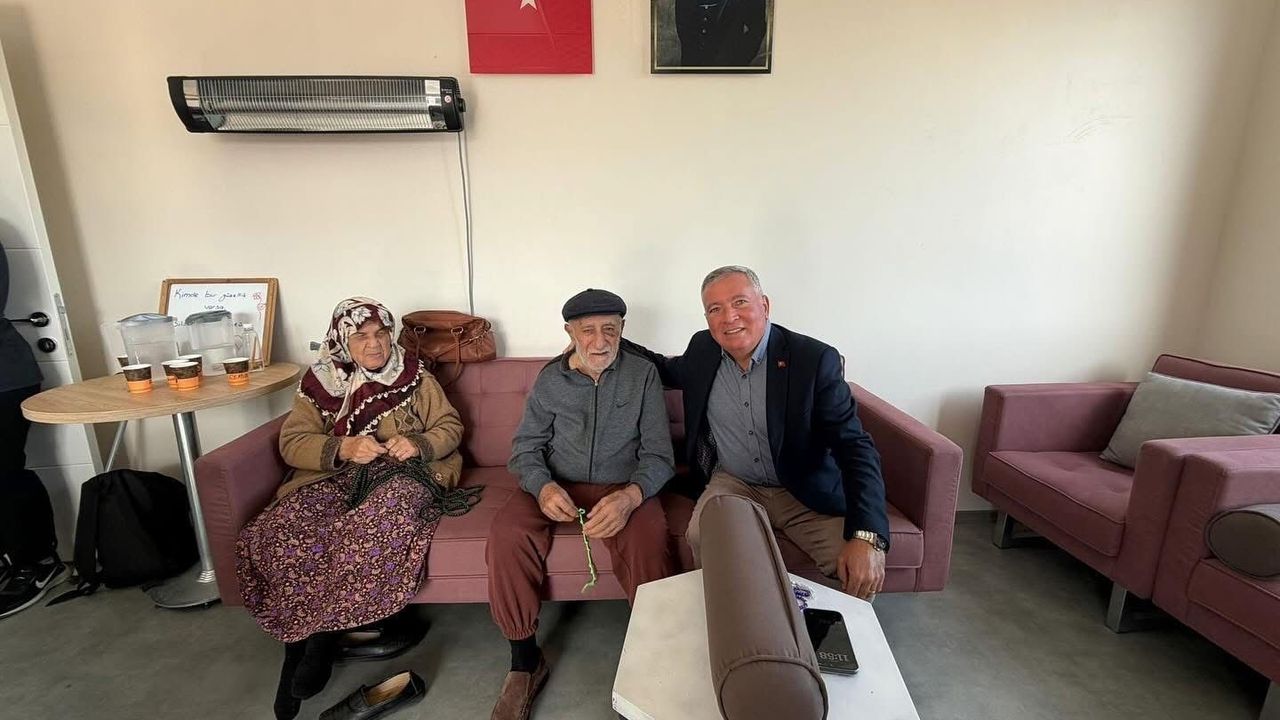 Başkan Kepenek’ten Yaşlı Rehabilitasyon Merkezine Anlamlı Ziyaret