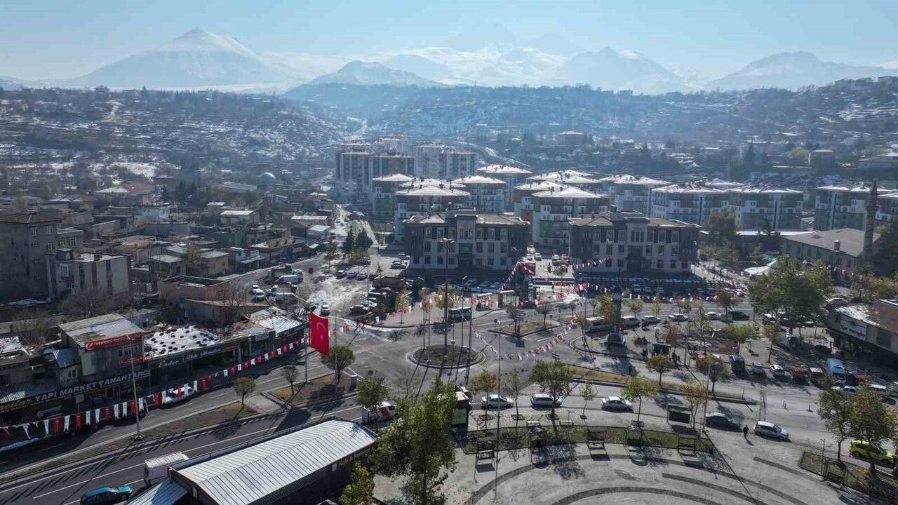 Başkan Özdoğan: Ekiplerimiz kar yağışıyla anında sahada