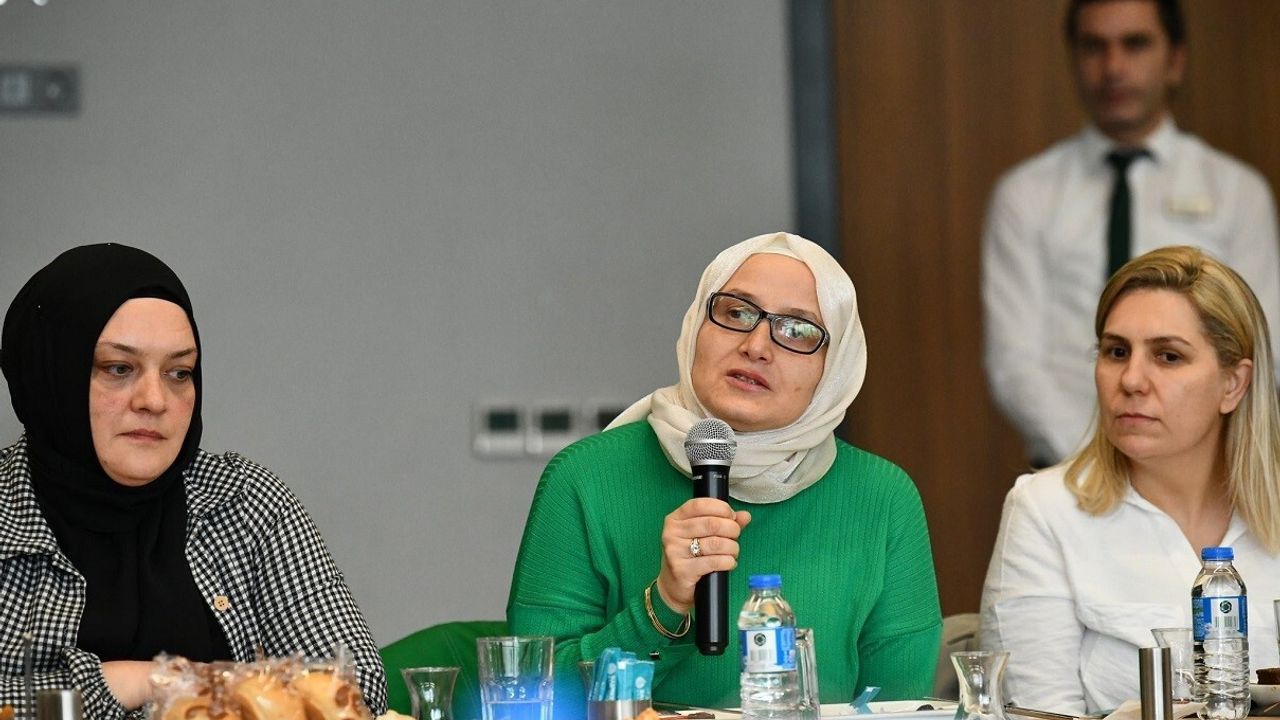 Başkan Özlü: Güçlü kadın, güçlü Türkiye demektir