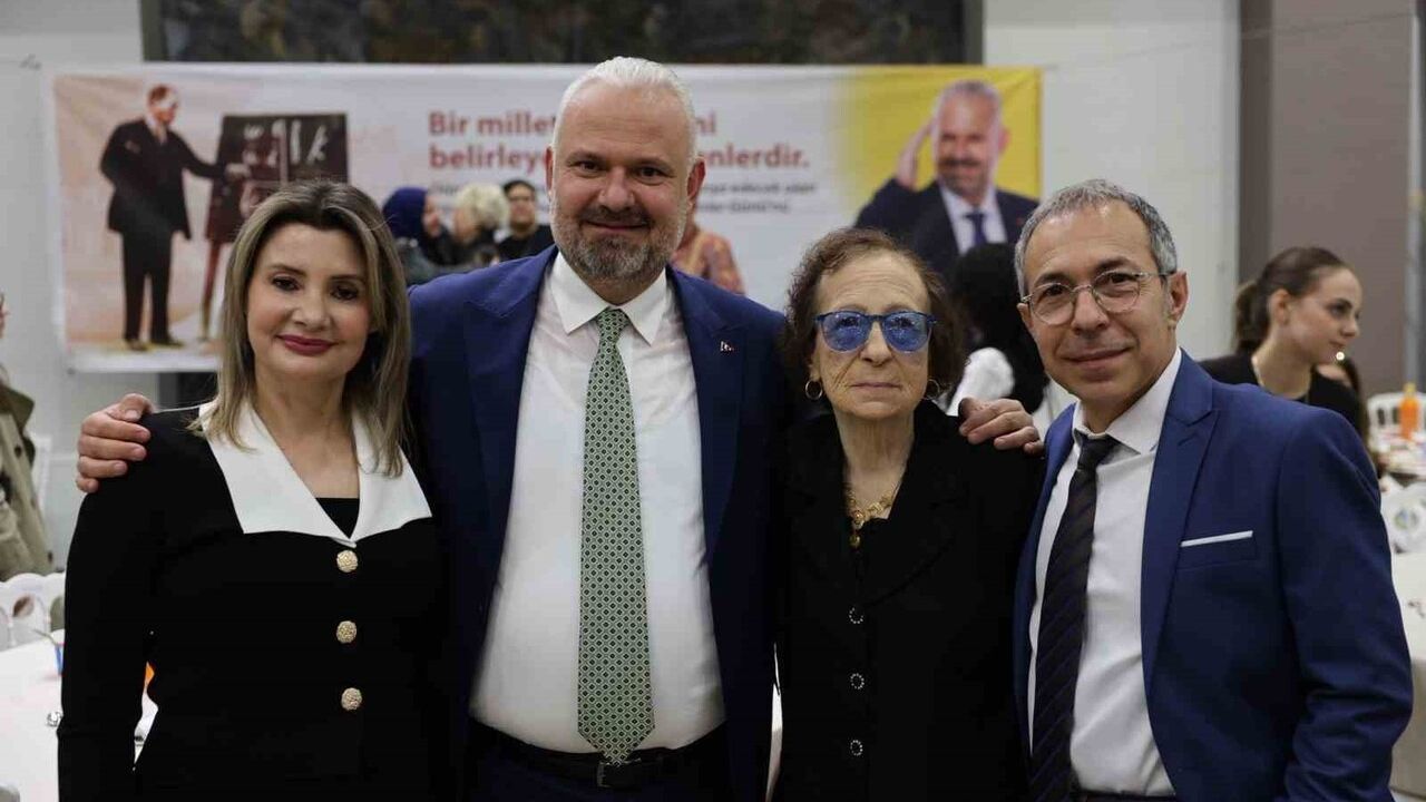 Başkan Pehlivan: "Hayatta takdire değer ne varsa, temelinde bir öğretmenin emeği vardır"