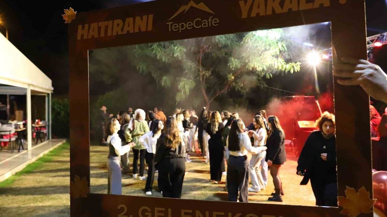 Başkan Tetik, Geleneksel Tepe Şenliği'nde Gençlerle Buluştu