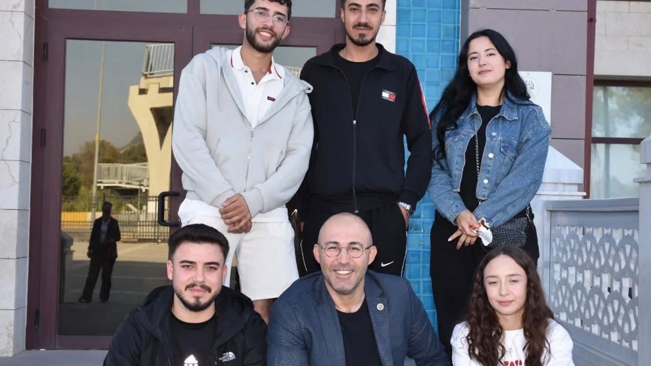 Başkan Zencirci Gençlerle Buluştu