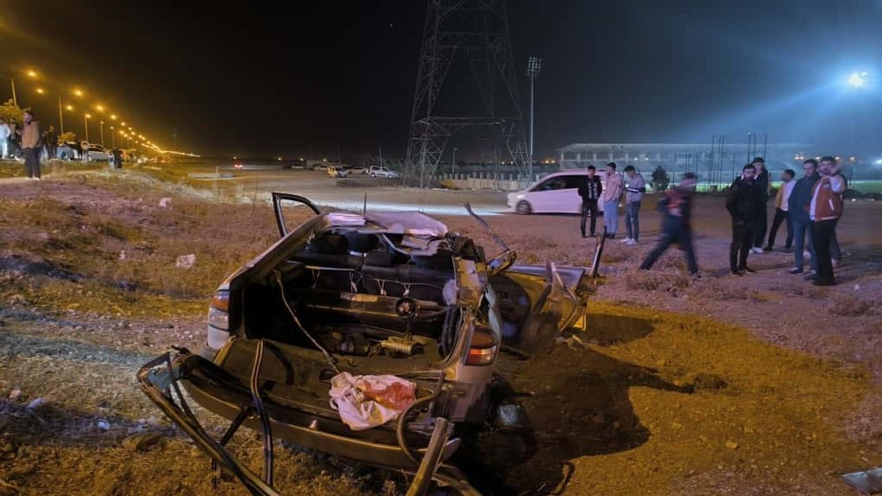 Batman'da otomobil tıra çarptı: 6 ve 8 yaşındaki iki kardeş hayatını kaybetti