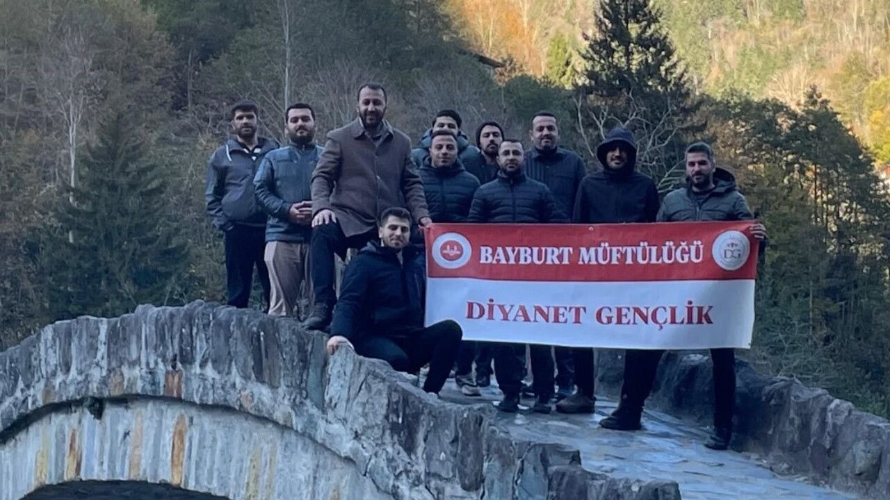 Bayburt İl Müftülüğü'nden Üniversite Öğrencilerine Karadeniz'de Tarih ve Kültür Gezisi
