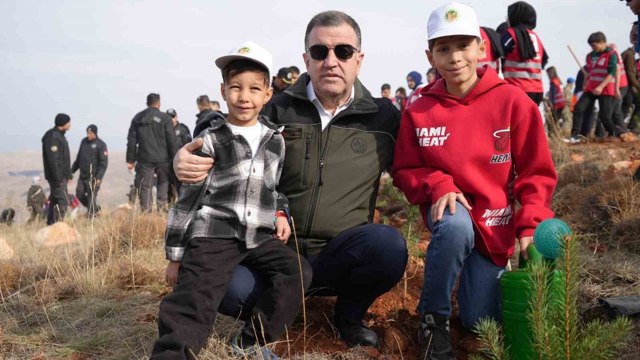 Bayburt’ta 11 Kasım'da 97 bin 620 fidan toprakla buluştu