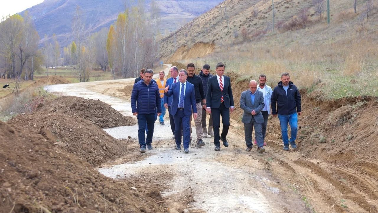 Bayburt'ta Çanakkale Ruhunu Anlatan Mobil Müze Öğrencilerle Buluştu