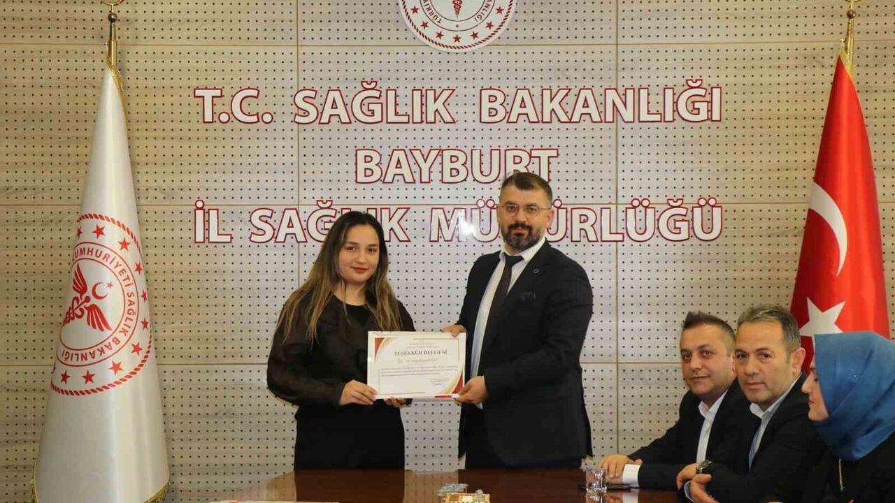 Bayburt'ta diş hekimlerine teşekkür belgeleri verildi