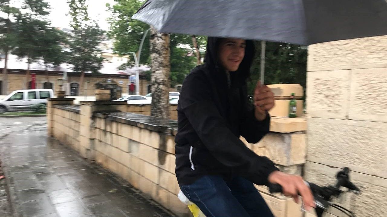 Bayburt'ta öğle saatlerinden itibaren sağanak uyarısı