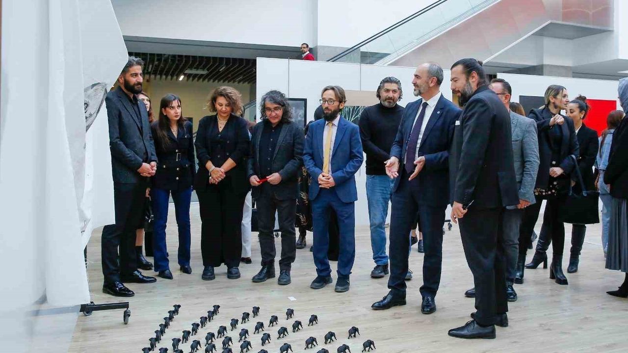 Bayburt Üniversitesi'nde 'Söylem ve İz-l' performans, söyleşi ve sergiyle devam etti