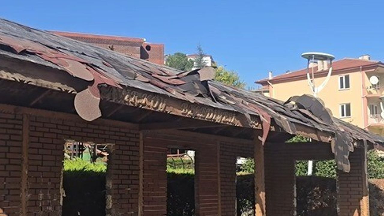 Bayırköy'de modern Akıllı Durak hizmete girdi