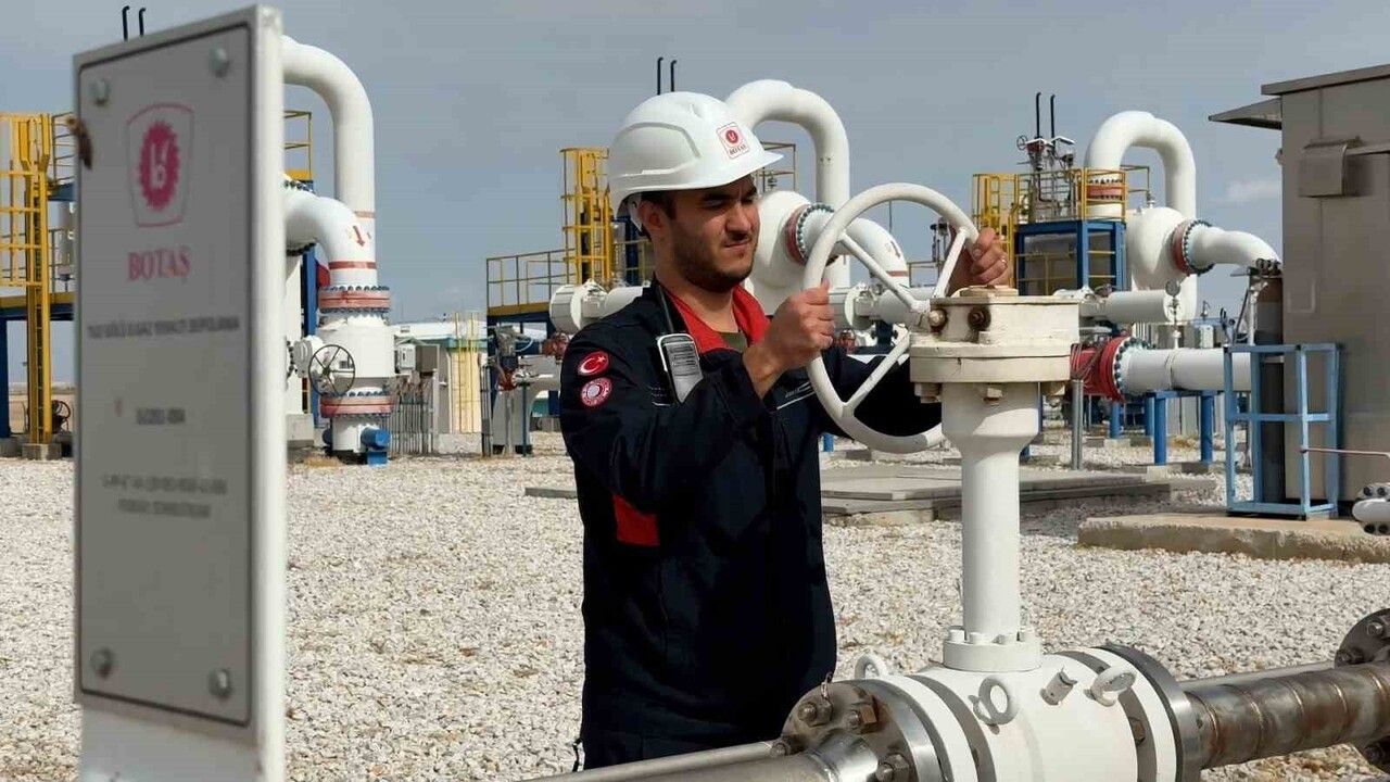 Bayraktar: Yer altı doğal gaz depolarımız yüzde 100 doluluğa ulaştı