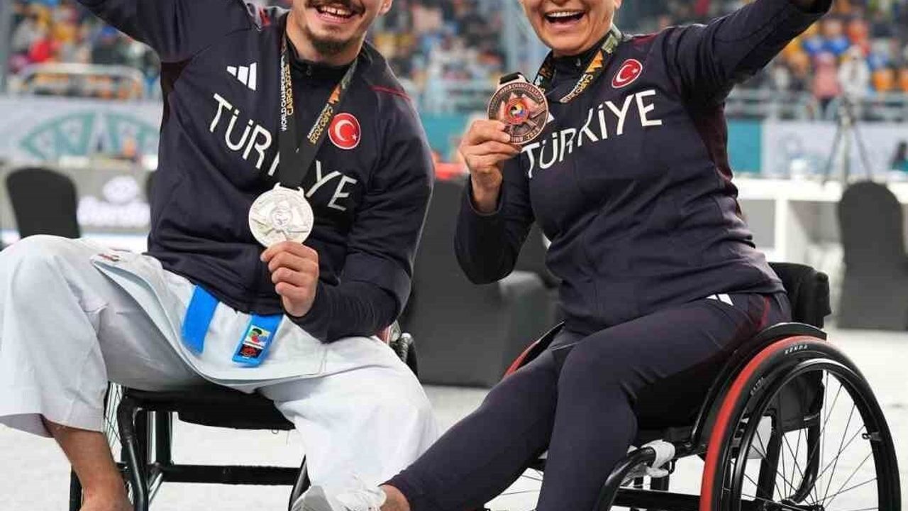 Berkay Uslu, Para Karate Dünya Şampiyonası'nda gümüş madalya kazandı