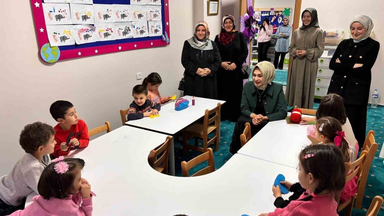 Berna Çiçek Nafiye Yıldız Hafızlık Kız Kur'an Kursu'nu Ziyaret Etti