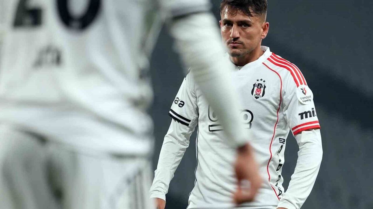 Beşiktaş-Fatih Karagümrük maçında Cengiz Ünder penaltıyı kaçırdı