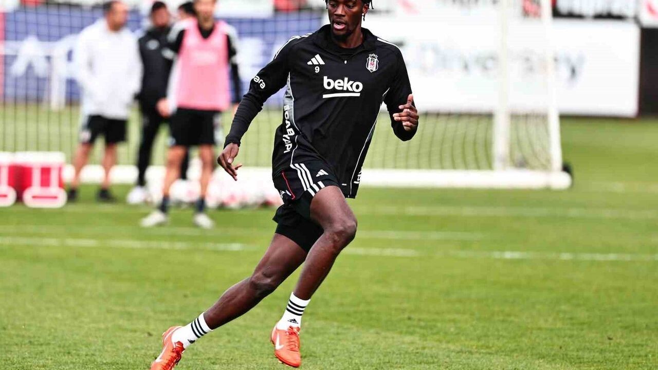 Beşiktaş, Samsunspor karşılaşmasının hazırlıklarına kondisyon ve taktik ağırlıklı sürdürüyor