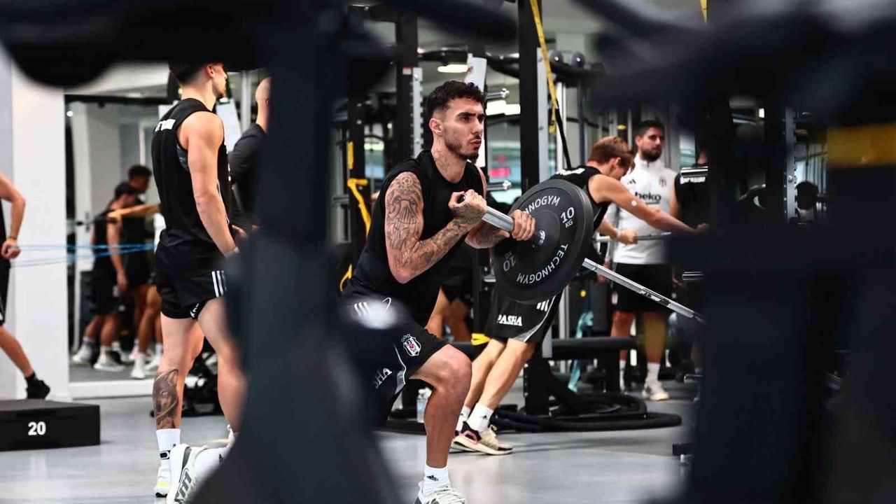 Beşiktaş, Samsunspor maçı hazırlıklarını salonda sürdürdü