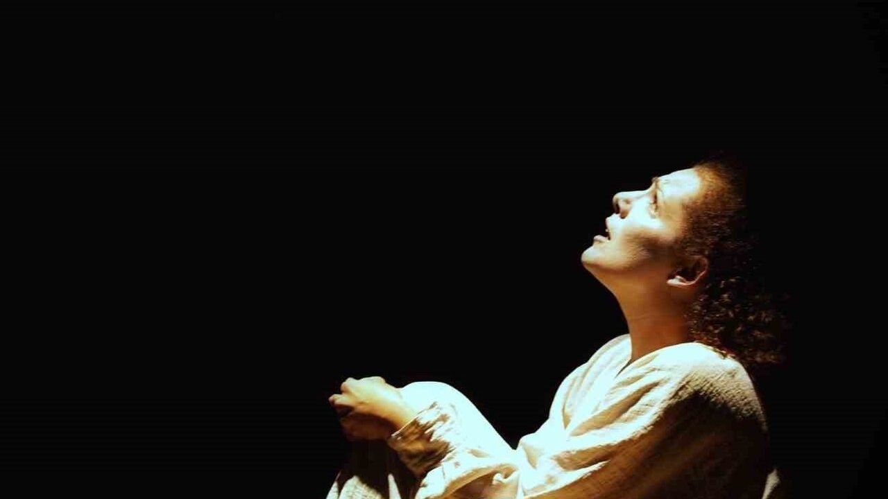 Beşiktaş’te "Ten Rengi" oyunu sahnelendi