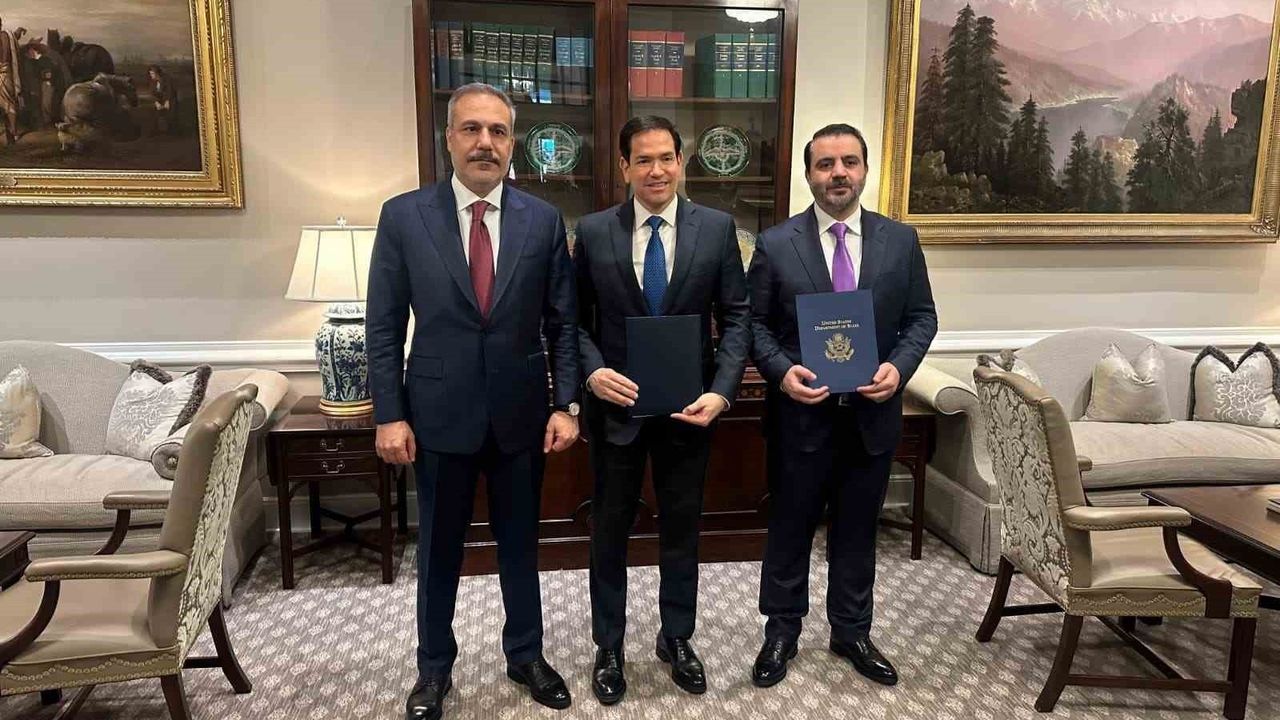 Beyaz Saray’da Türkiye-ABD-Suriye üçlü dışişleri zirvesi