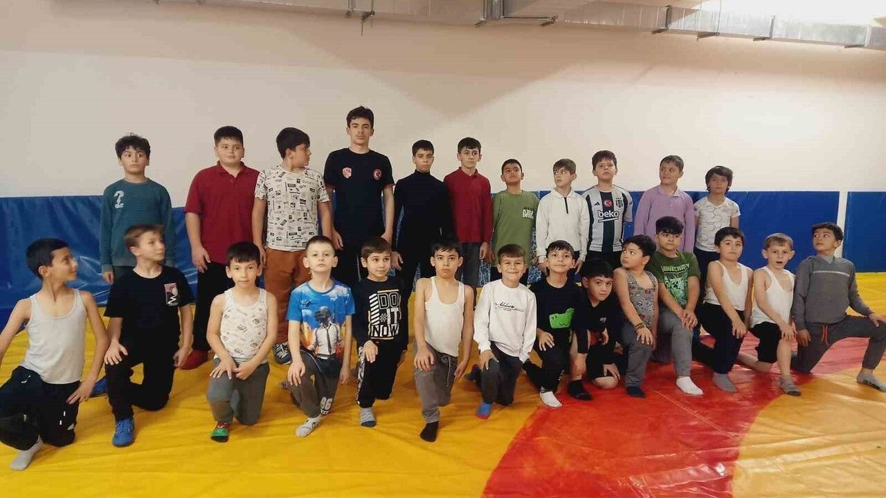Bilecik Gençlik ve Spor okullarında güreş ve wushu eğitimleri sürüyor