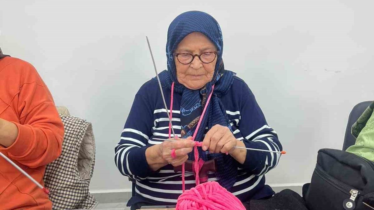 Bilecik'te Alzheimer'a Karşı Örgü Atölyesi