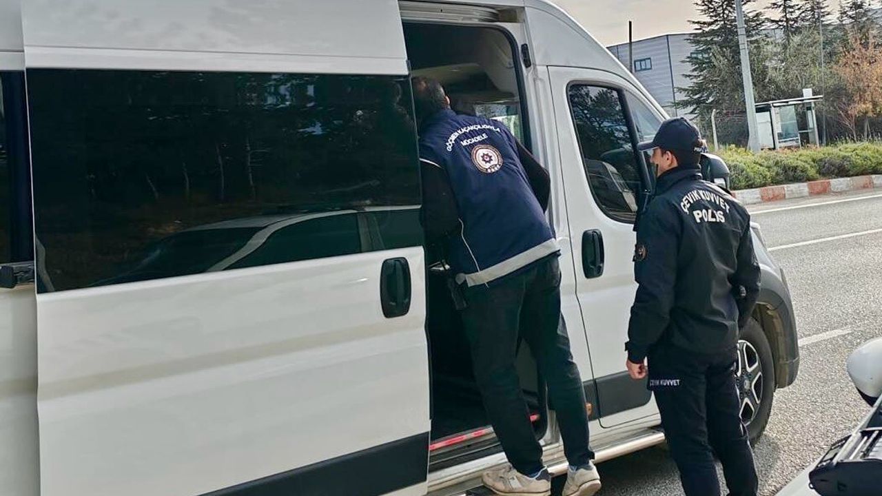 Bilecik'te göçmen kaçakçılığı denetimleri sürüyor