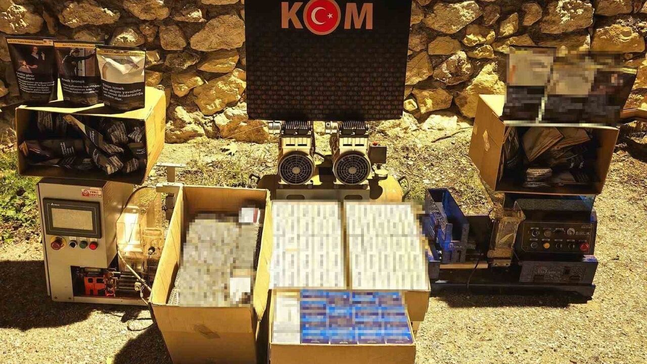 Bilecik'te Kaçak Tütün Operasyonu: Makaron ve Makine Ele Geçirildi