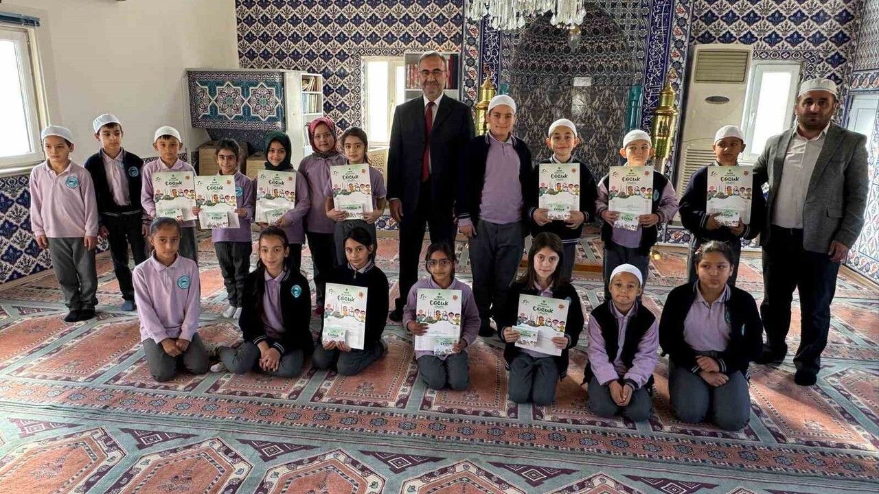 Bilecik’te minik öğrenciler 'Cami Market Projesi'ni ziyaret etti