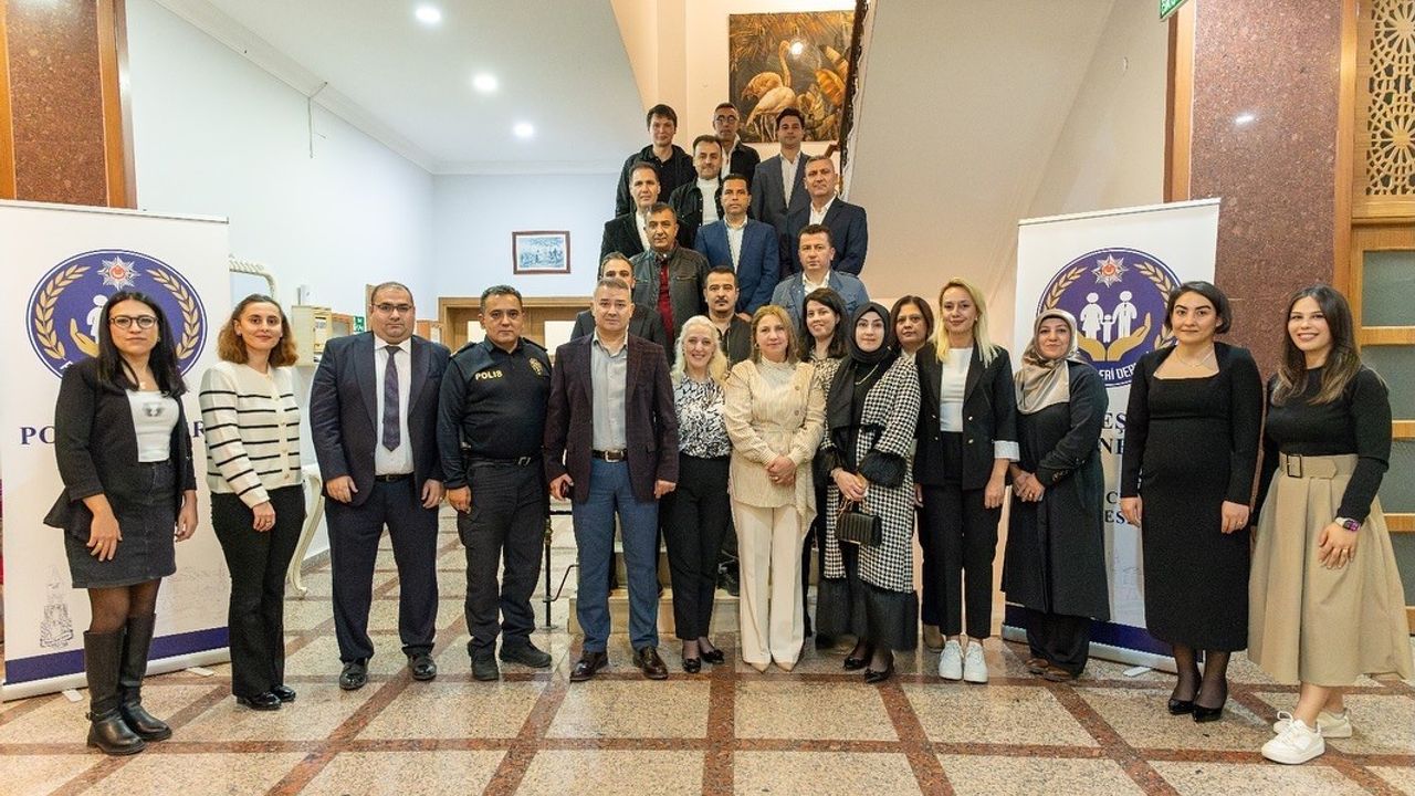 Bilecik'te Polis Eşleri Derneği motivasyon programı