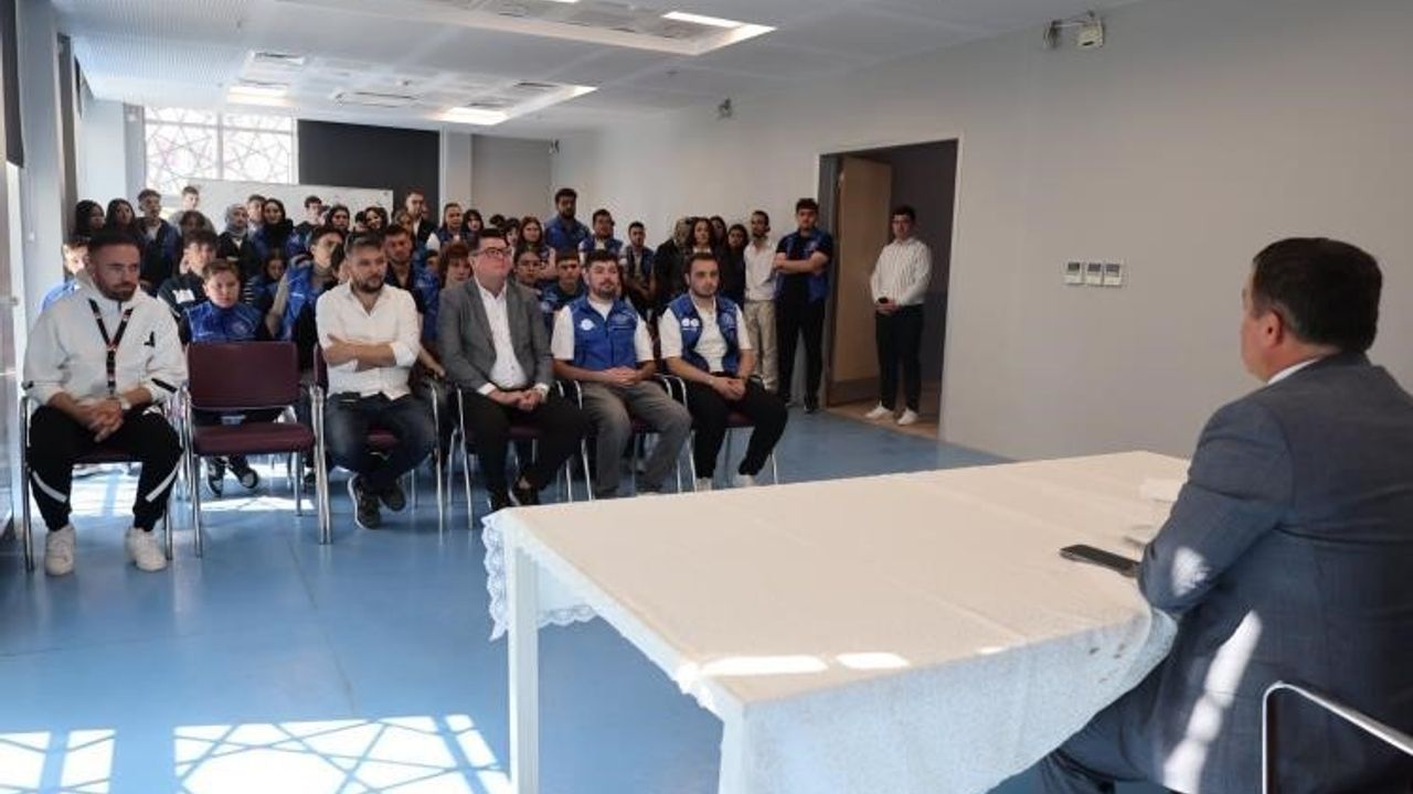 Bilecik'ten 90 öğrenci 'Gençler Bakanlığında' projesiyle Ankara'ya uğurlandı