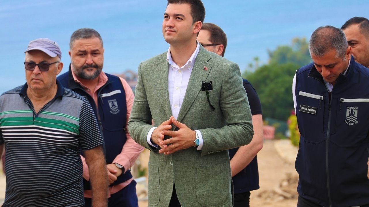 Bodrum'da Akyarlar'da Beton Yol Çalışmaları Sürüyor