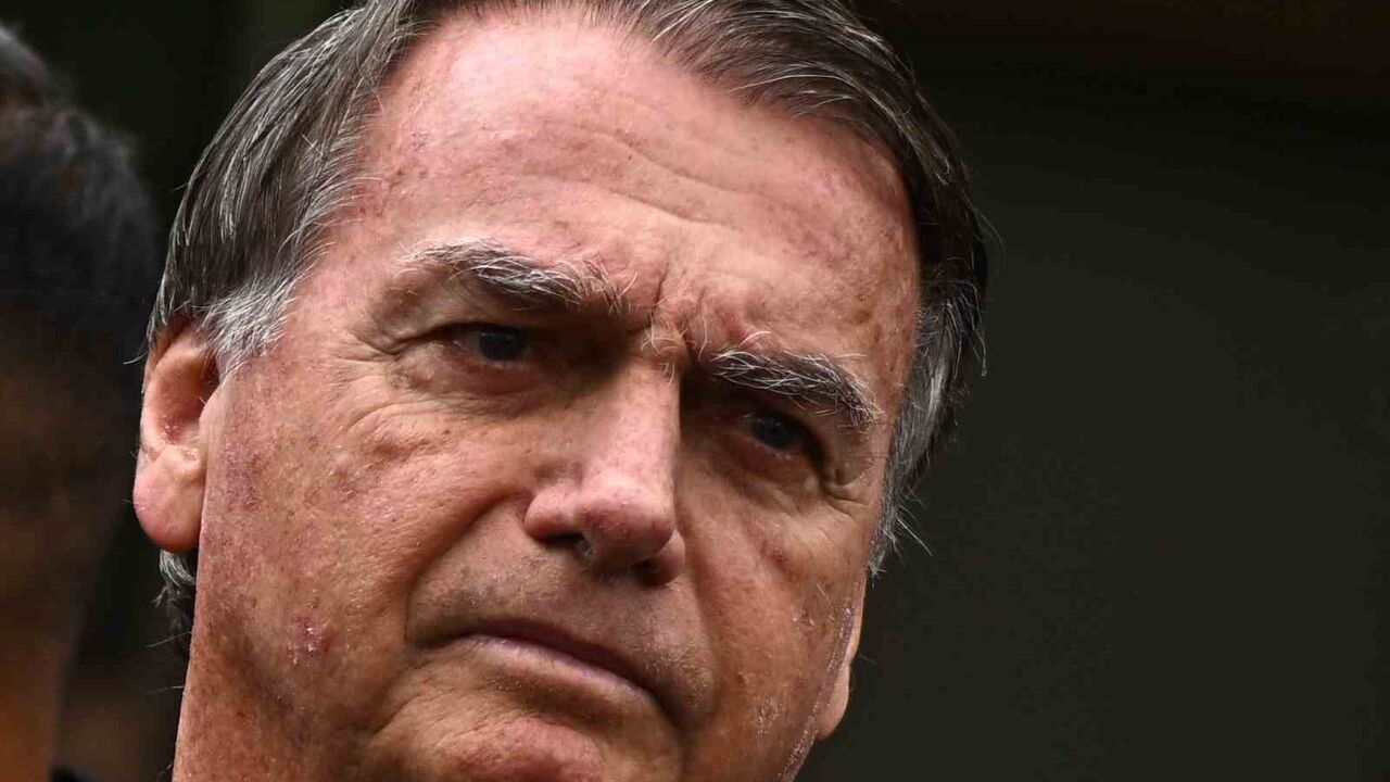 Bolsonaro ev hapsindeyken polis gözetiminde gözaltına alındı